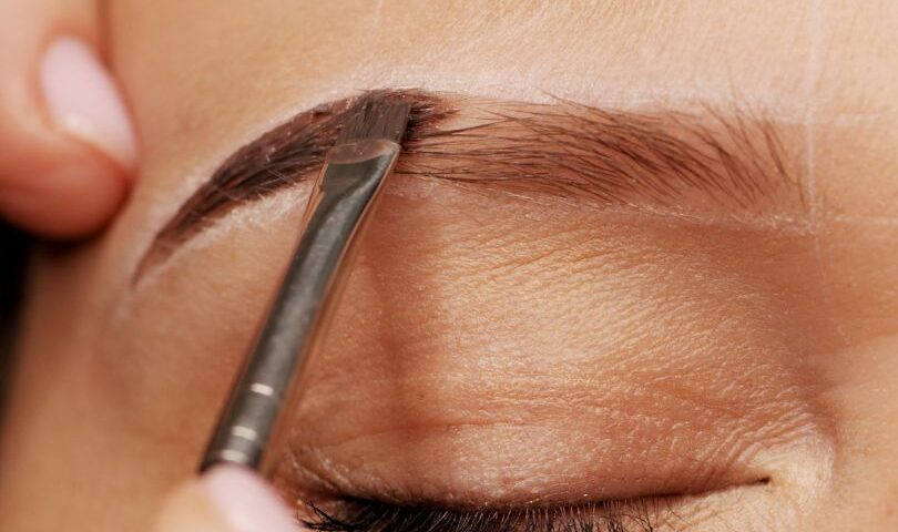 Top Benefits of Professional Eyebrow Tinting (and Why You Shouldn’t DIY It)