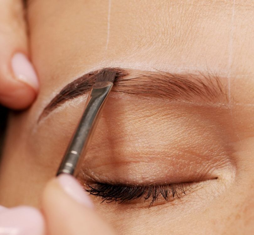 Top Benefits of Professional Eyebrow Tinting (and Why You Shouldn’t DIY It)